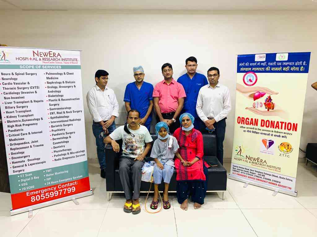 Grimsha along with her parents and team of doctors